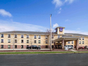 Sleep Inn & Suites Milwaukee Airport