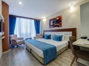 Forum Suite Hotel