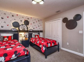 Close To Clubhouse, Pool & Jucuzzi-7031sr 6 Bedroom Home by RedAwning