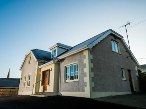 Bradog House - Beautiful 4 Bedroom House in Central Bundoran
