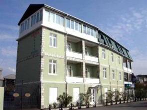 Green House Hotel