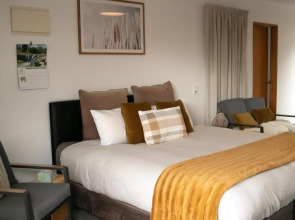 Wanaka Lake Studio (New) (Adults Only)