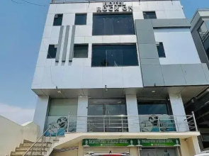 OYO Flagship 70205 Hotel Rock On