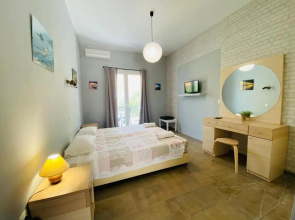 Olive Grove Poolside Apartments