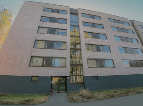 Eazy Home nearby Highway-Apartment or Private Room or Shared Room with Shared Big Kitchen,Shower,Toilet & Free Parking