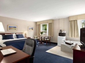 Travelodge by Wyndham Trenton