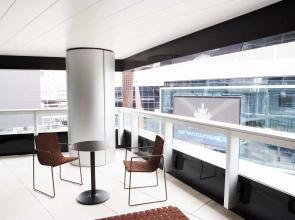 Le Germain Hotel Maple Leaf Square