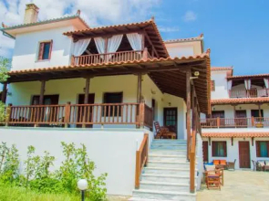 Paradise Studios & Apartments