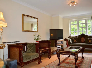 2 Bedroom Apartment Near City Centre