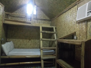 Bahay Kawayan Backpackers Inn