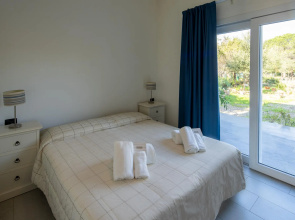 Welcomely - Porto Corallo Seafront