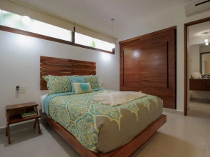 Loft with Jungle View hosted by Olahola