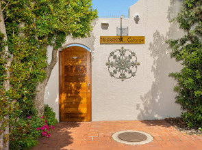 Meerendal Cottage-Affordable Luxury
