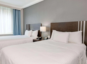 Wyndham Garden Long Island City Manhattan View Hotel