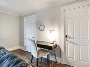 Cozy and comfortable apartment /15 minutes to down town