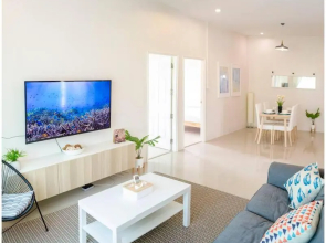 Spacious top floor apartment