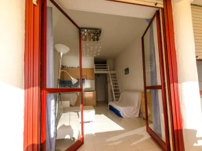 Fantastic studio, 2 min from the beach, sea view !