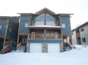 Snow Ridge by Apex Accommodations