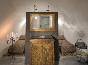 Dandy Cave Villa - Romantic Private & Luxurious - Waterfall Pool - Hot Tub-Up to 8 people