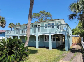 Peach on the Beach by Tybee Vacation Rentals