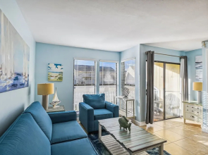 Sandpiper Cove 8112 Studio Bedroom Condo by RedAwning