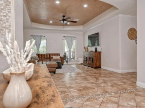 Great Escape With Private Pool and Deck