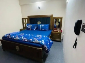 Luxuary Al Jannat Hotel