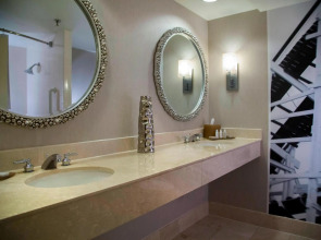 Renaissance Orlando at SeaWorld