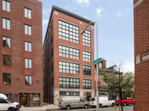 Sosuite Corner 1BR Apt w W/d, Shared Roofdeck