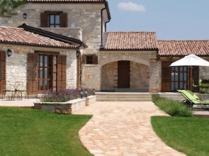 Villas Lakovići by Istarski Dvori