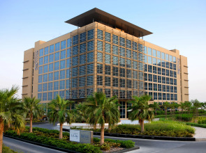 Отель Yas Plaza Circuit