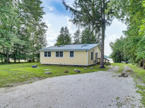 Waterfront North Hero Home w/ Screened Porch