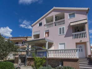 "brodarica Penthouse 4+2, Sea View"
