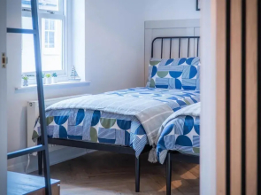 Kilmore House - 2 Bedroom Apartment - Tenby