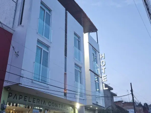 Hotel & Suites Punto Oriente