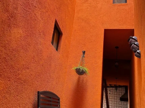 Casa Colonial en Pueblo Mágico by Adhoc