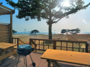 Taean Cheongpodae Ajae Pension