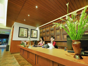 Alron Hotel Kuta Powered by Archipelago