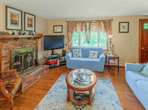 Walk to Beach & Main St: Dog-friendly Cape Cod Gem