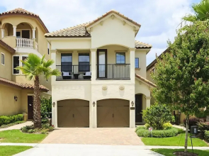 5 Bed 5 Ba Villa with Game Room, Pool & Spa