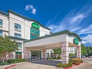 Holiday Inn Express & Suites Arlington North - Stadium Area by IHG