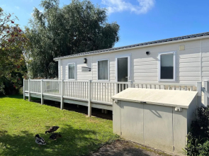Inviting Luxury 2-bedroom Caravan in Hunstanton