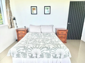 Nikao Hillside Suite