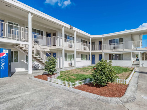 Motel 6 Beaverton, OR