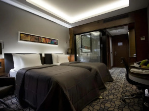 Royal Stay Palace Hotel