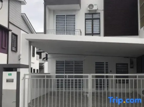 De cozy Homestay (8-14 pax)