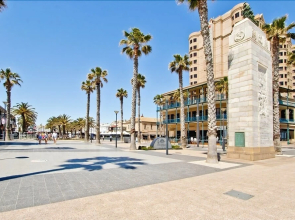 Aqua Waves Glenelg Central Studio Apt