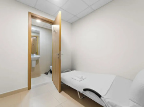 2BR 203 Bellevue Tower 1