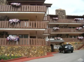 Enzian 316 - 4 Bedroom Condo by RedAwning