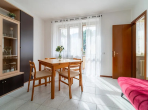 Scarlet Apartment With Garden by Wonderful Italy